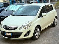 Usata Opel Corsa Cosmo 75 CV (55 kW) 2012 Bianco Berlina