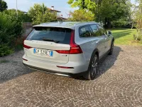 Usata Volvo V60 CC Core 197 CV (144 kW) 2023 Grigio Station wagon