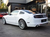 Usata Ford Mustang GT Fastback 420 CV (308 kW) 2013 Bianco pastello Utilitaria