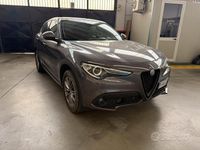 Usata Alfa Romeo Stelvio 190 CV (139 kW) 2019 Grigio SUV