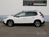 Usata Peugeot 2008 Active 99 CV (72 kW) 2016 Bianco SUV