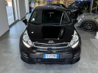 Usado Kia Rio 75 HP (55 kW) 2016 Preto Citadino