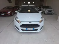 Usata Ford Fiesta 92 CV (67 kW) 2017 Bianco Utilitaria