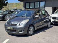 Usata Toyota Yaris Sol 69 CV (50 kW) 2011 Grigio Utilitaria