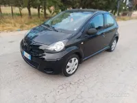 Usata Toyota Aygo Connect Style 72 CV (52 kW) 2010 Nero Utilitaria