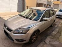 Begagnad Ford Focus 110 HK (80 kW) 2010 Grå Kombi