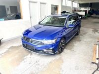 Usata VW Passat R-line 200 CV (147 kW) 2021 Blu/azzurro Berlina
