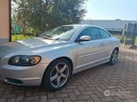 Usata Volvo C70 179 CV (131 kW) 2006 Grigio Cabrio