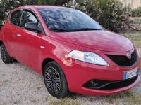 Usata Lancia Ypsilon Silver 69 CV (50 kW) 2021 Rosso Utilitaria