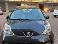 Usata Peugeot 107 Urban Move 68 CV (50 kW) 2008 Nero Utilitaria