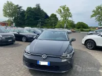 Usata VW Golf VIII Life 110 CV (80 kW) 2022 Urano grey Berlina