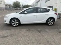 Usata Opel Astra Cosmo 101 CV (74 kW) 2011 Other Berlina