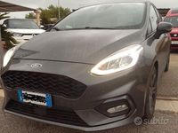 Usata Ford Fiesta ST-Line 85 CV (62 kW) 2018 Grigio Berlina