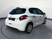 Usata Peugeot 208 68 CV (50 kW) 2015 Bianco Utilitaria