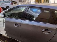 Usata Toyota Auris Hybrid Lounge 99 CV (72 kW) 2013 Grigio Berlina