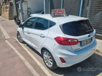 Usata Ford Fiesta Titanium 86 CV (63 kW) 2020 Bianco Utilitaria