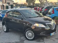 Gebraucht Lancia Ypsilon 80 PS (58 kW) 2014 Schwarz Kleinwagen
