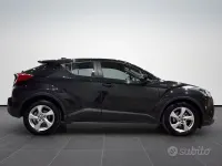 Usata Toyota C-HR Active 98 CV (72 kW) 2017 Nero cinema SUV