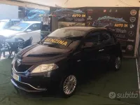 Usata Lancia Ypsilon Platinum 69 CV (50 kW) 2016 Bluazzurro Utilitaria