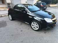 Usata Opel Tigra 69 CV (50 kW) 2006 Nero Cabrio