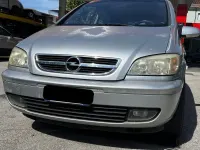 Usata Opel Zafira 101 CV (74 kW) 2005 Grigio Monovolume