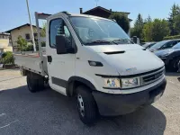 Usata Iveco Daily 97 CV (71 kW) 2005 Bianco Furgone