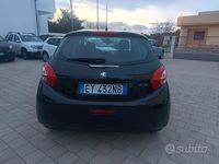 Usata Peugeot 208 Allure 68 CV (50 kW) 2015 Nero Utilitaria