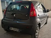 Usata Peugeot 107 54 CV (39 kW) 2008 Grigio Utilitaria