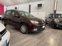 Usata Dacia Sandero Lauréate 75 CV (55 kW) 2017 Marrone Berlina