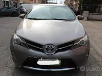 Usata Toyota Auris Active 90 CV (66 kW) 2014 Grigio Berlina