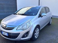 Usata Opel Corsa 65 CV (47 kW) 2012 Argento Utilitaria