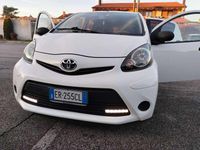 Usata Toyota Aygo Connect Style 68 CV (50 kW) 2013 Bianco Utilitaria