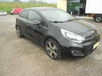 Usata Kia Rio Active 75 CV (55 kW) 2013 Nero metallizzato Berlina