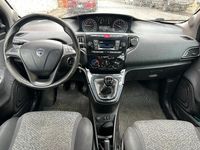 Usata Lancia Ypsilon 80 CV (58 kW) 2019 Blu Utilitaria