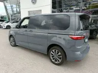 Usata VW Multivan Life 150 CV (110 kW) 2023 Grigio puro Monovolume