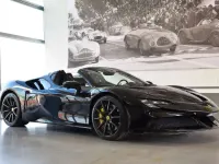 Usata Ferrari SF90 780 CV (573 kW) 2022 Nero Cabrio