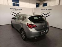 Usata Opel Astra Cosmo 140 CV (102 kW) 2012 Grigio / pastello Berlina