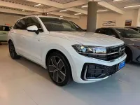 Usata VW Touareg R-line 231 CV (169 kW) 2024 Bianco oryx white perlato SUV