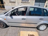 Begagnad Ford Fiesta 68 HK (50 kW) 2005 Grå Halvkombi