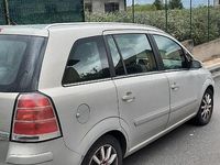 Usata Opel Zafira 2007 Grigio Monovolume