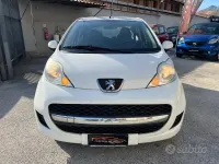 Gebraucht Peugeot 107 Access 68 PS (50 kW) 2012 Weiß Kleinwagen