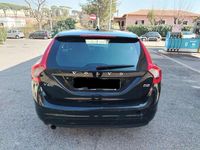 Usata Volvo V60 Summum 120 CV (88 kW) 2017 Nero Station wagon