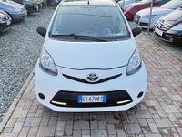 Usata Toyota Aygo Connect Style 68 CV (50 kW) 2014 Bianco Utilitaria