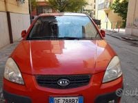 Usata Kia Rio 112 CV (82 kW) 2006 Rosso Berlina