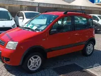 Usado Fiat Panda 4x4 69 CV (50 kW) 2006 Rojo Utilitario