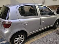 Occasion Toyota Yaris Luna 86 ch (63 kW) 2001 Gris Berline