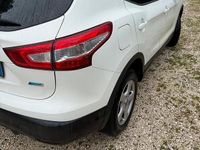 Usata Nissan Qashqai N-Connecta 115 CV (84 kW) 2016 Bianco SUV