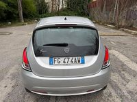 Usata Lancia Ypsilon 69 CV (50 kW) 2016 Grigio Utilitaria