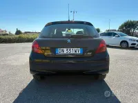 Usata Peugeot 207 68 CV (50 kW) 2008 Nero Berlina