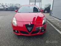 Second-hand Alfa Romeo Giulietta Distinctive 150 CP (110 kW) 2014 Roșu Hatchback